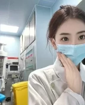 朝阳刚下水嫩妹，可上门