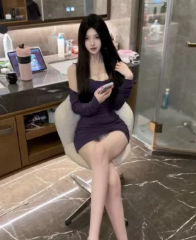 00后性感小美女逼紧水多