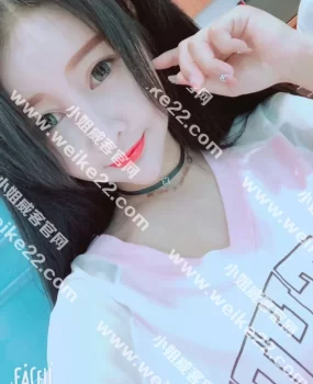 极品美女大学生的粉嫩网红美眉