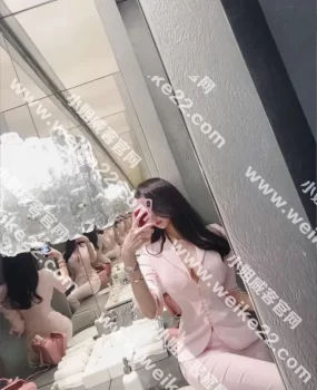 型号可爱美女，你值得一试