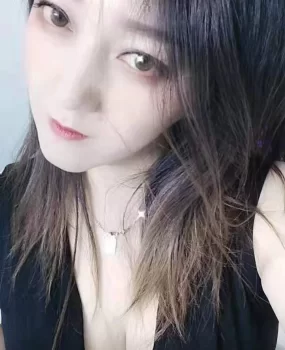 混血美女  胸大漂亮