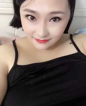 大个丰满妹子，喜欢肉肉的不容错过